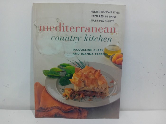 Mediterranean country kitchen 