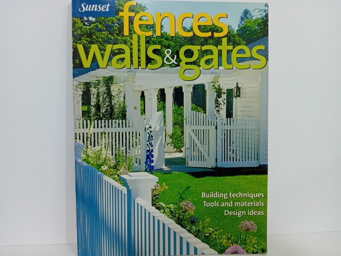 fenices walls and gates