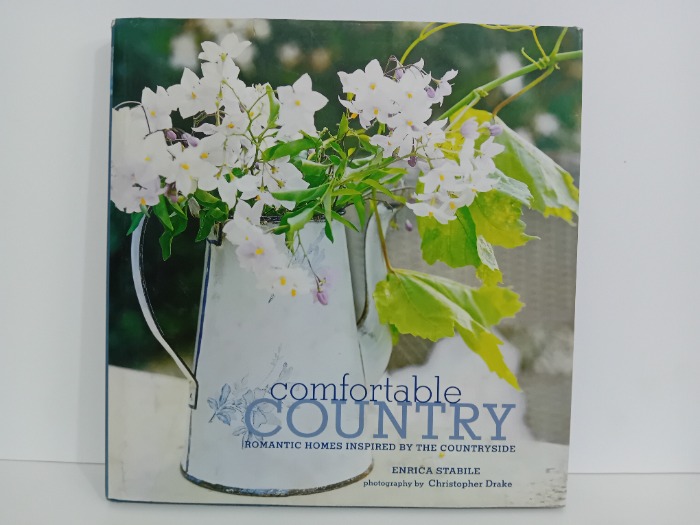 COMFORTABLE COUNTRY
