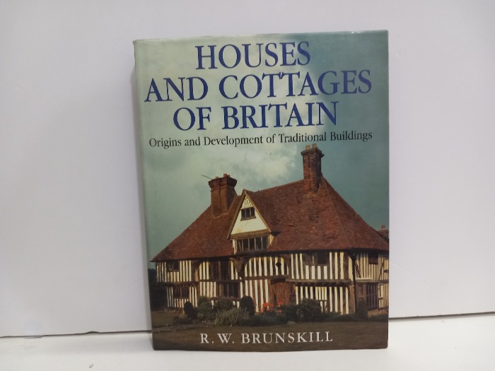 HOUSES AND COTTAGES OF BRITAIN