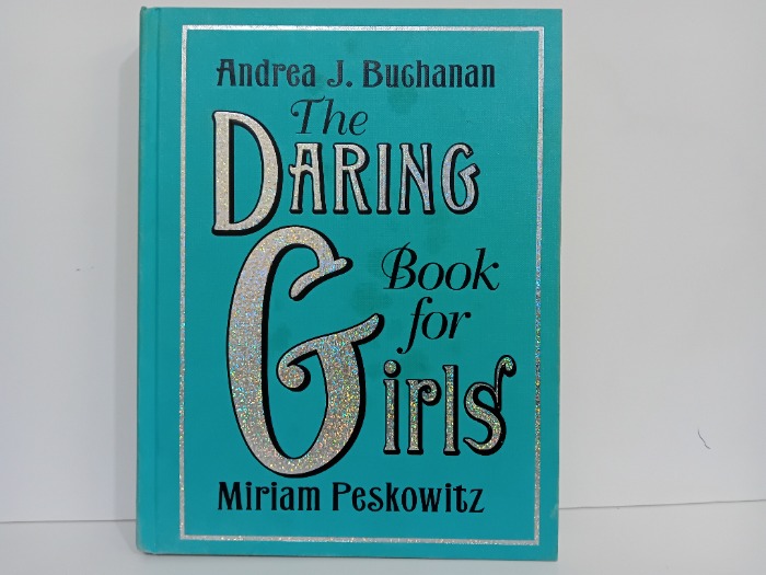 The DARING Book for Giris